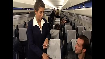 Японская стюардесса любит заниматься сексом с пассажирами